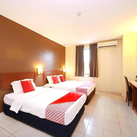OYO 447 Comfort Hotel Meru Klang Eksteriør bilde