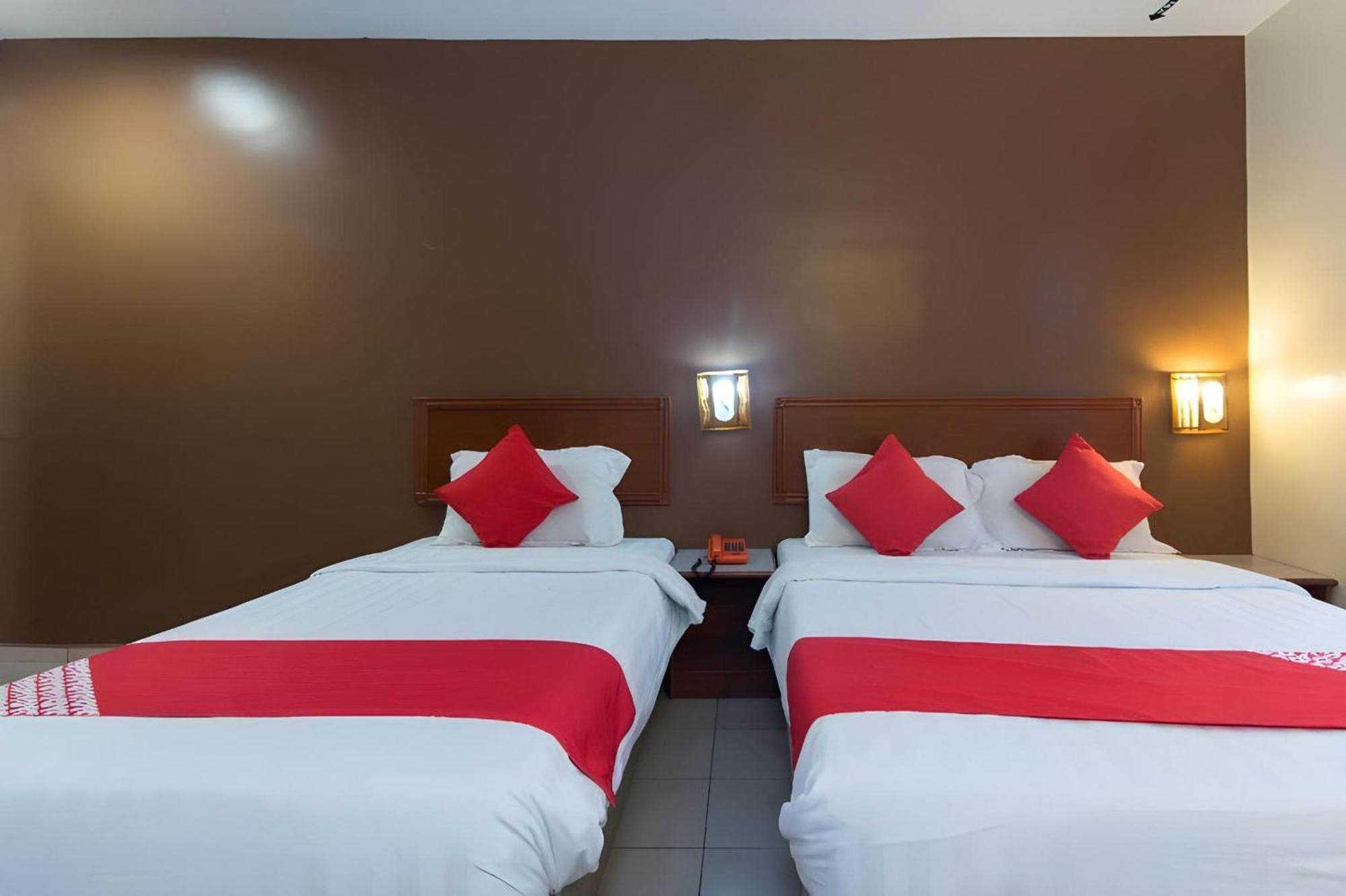 OYO 447 Comfort Hotel Meru Klang Eksteriør bilde