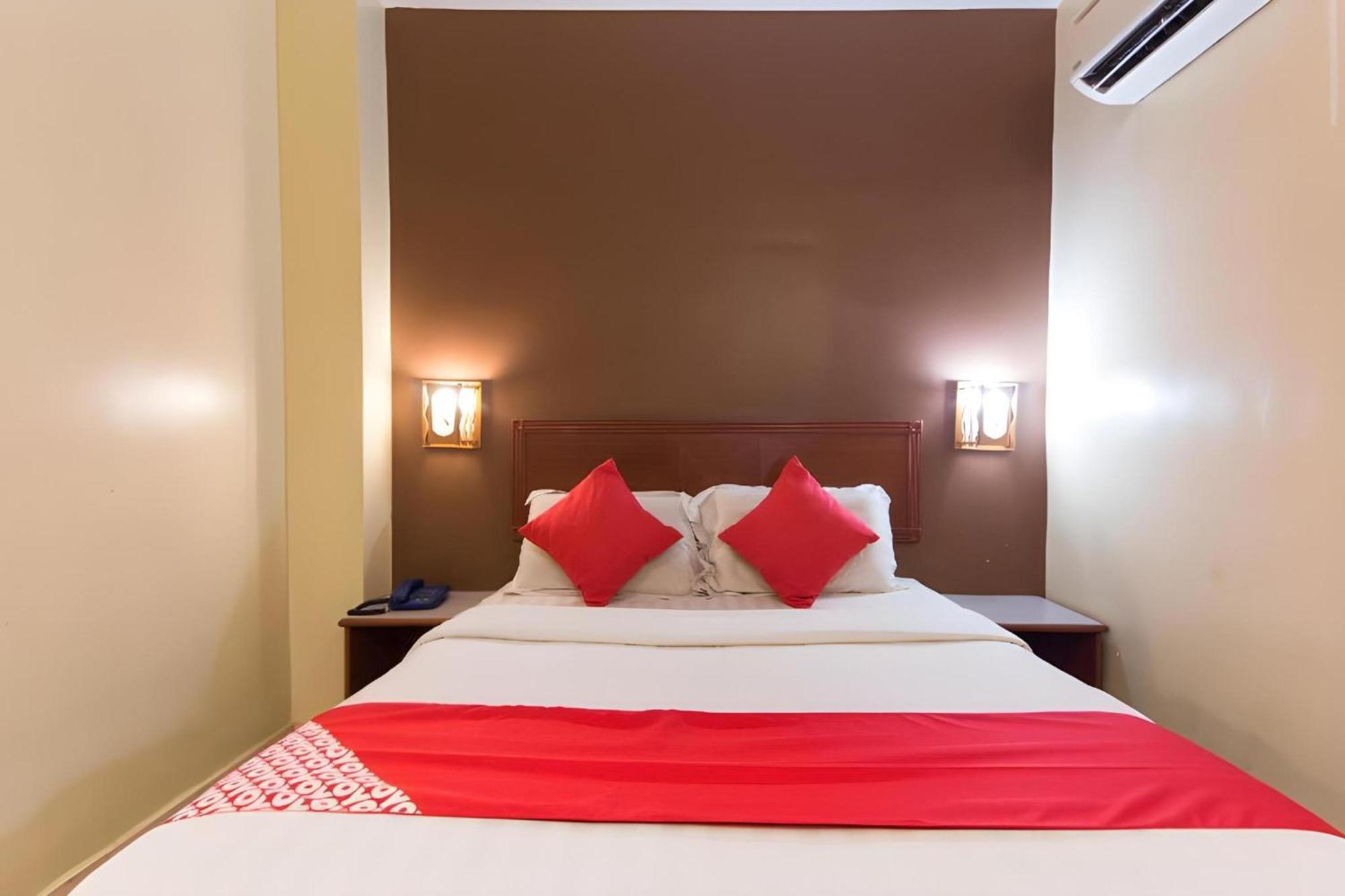 OYO 447 Comfort Hotel Meru Klang Eksteriør bilde