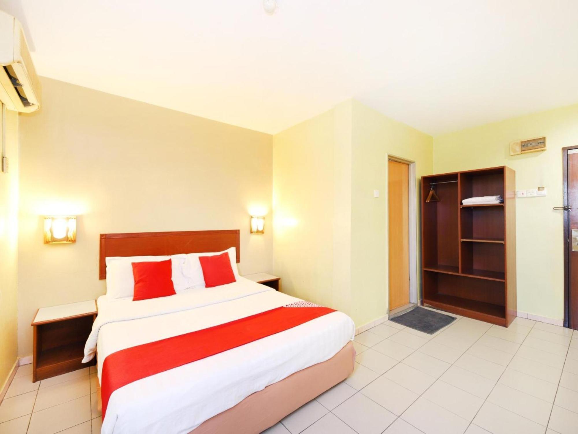 OYO 447 Comfort Hotel Meru Klang Eksteriør bilde