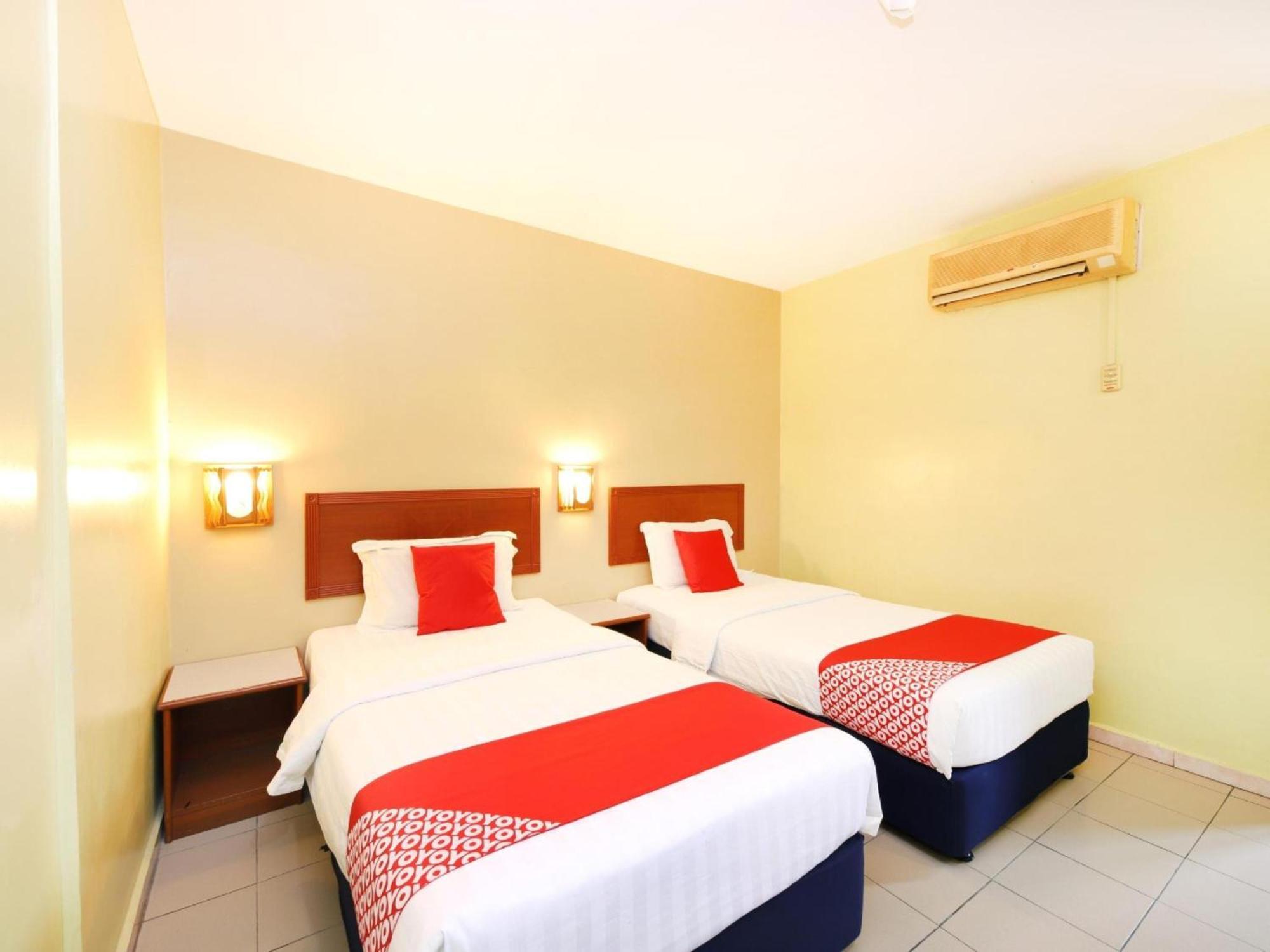 OYO 447 Comfort Hotel Meru Klang Eksteriør bilde
