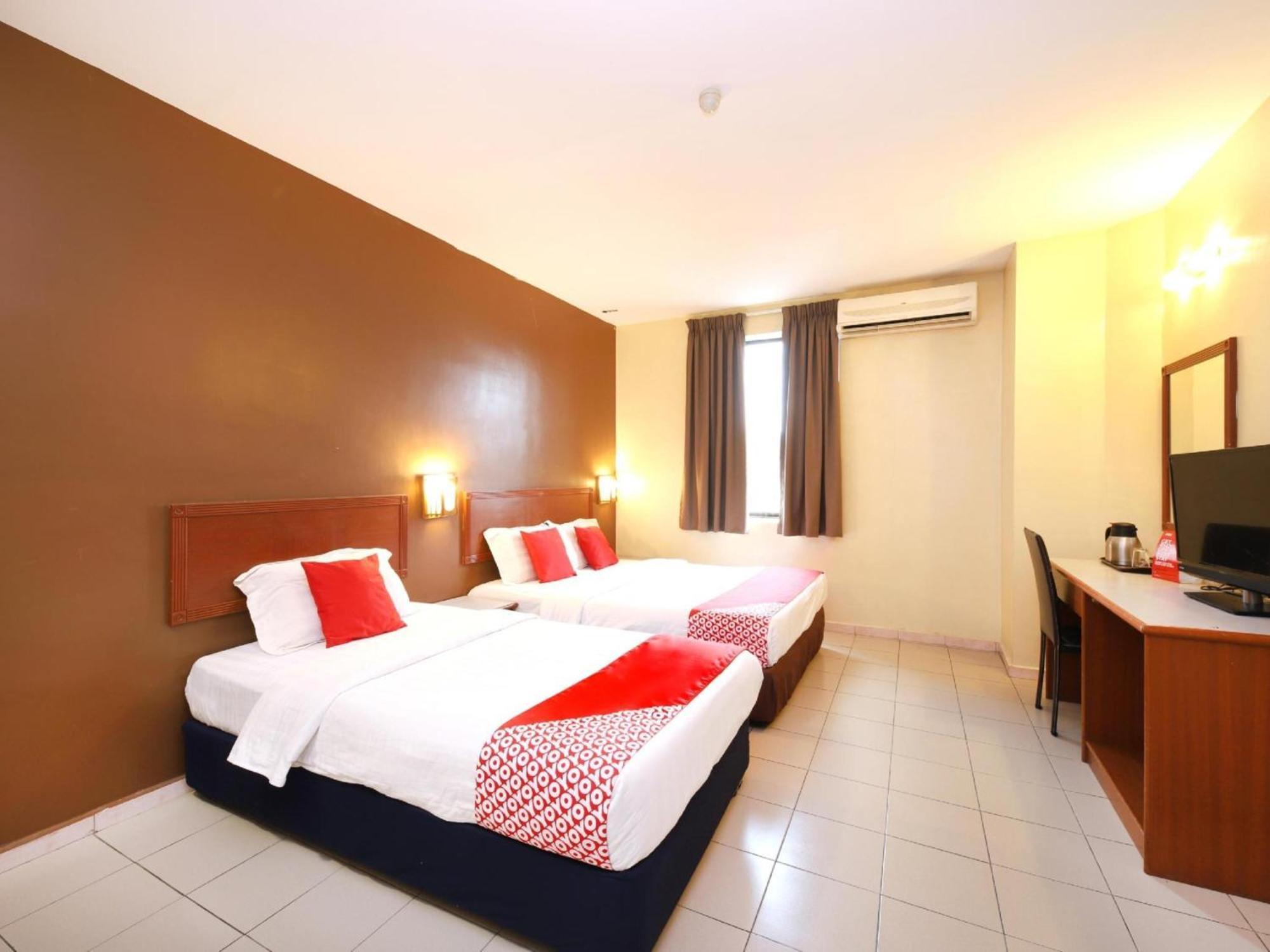 OYO 447 Comfort Hotel Meru Klang Eksteriør bilde