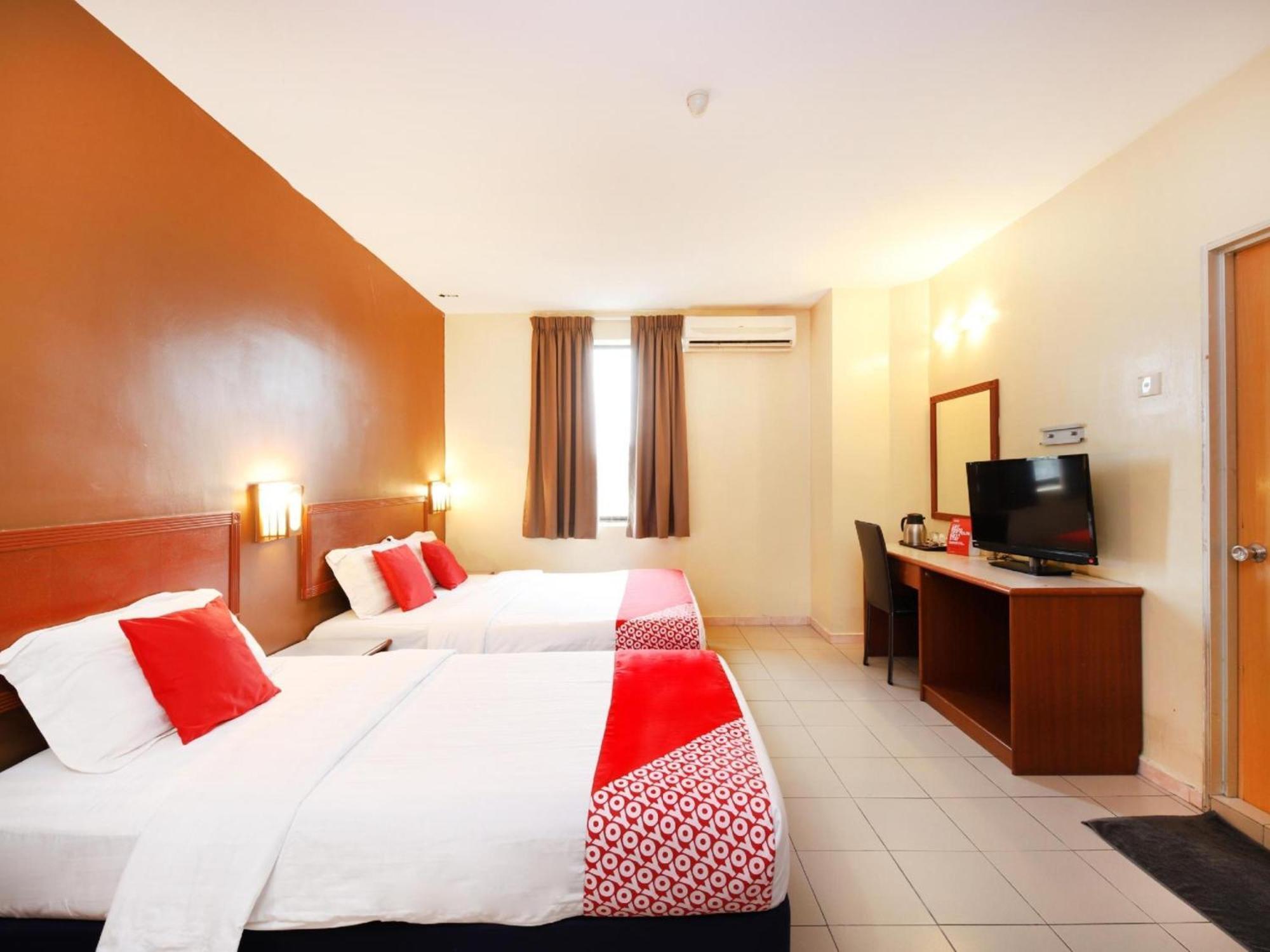 OYO 447 Comfort Hotel Meru Klang Eksteriør bilde