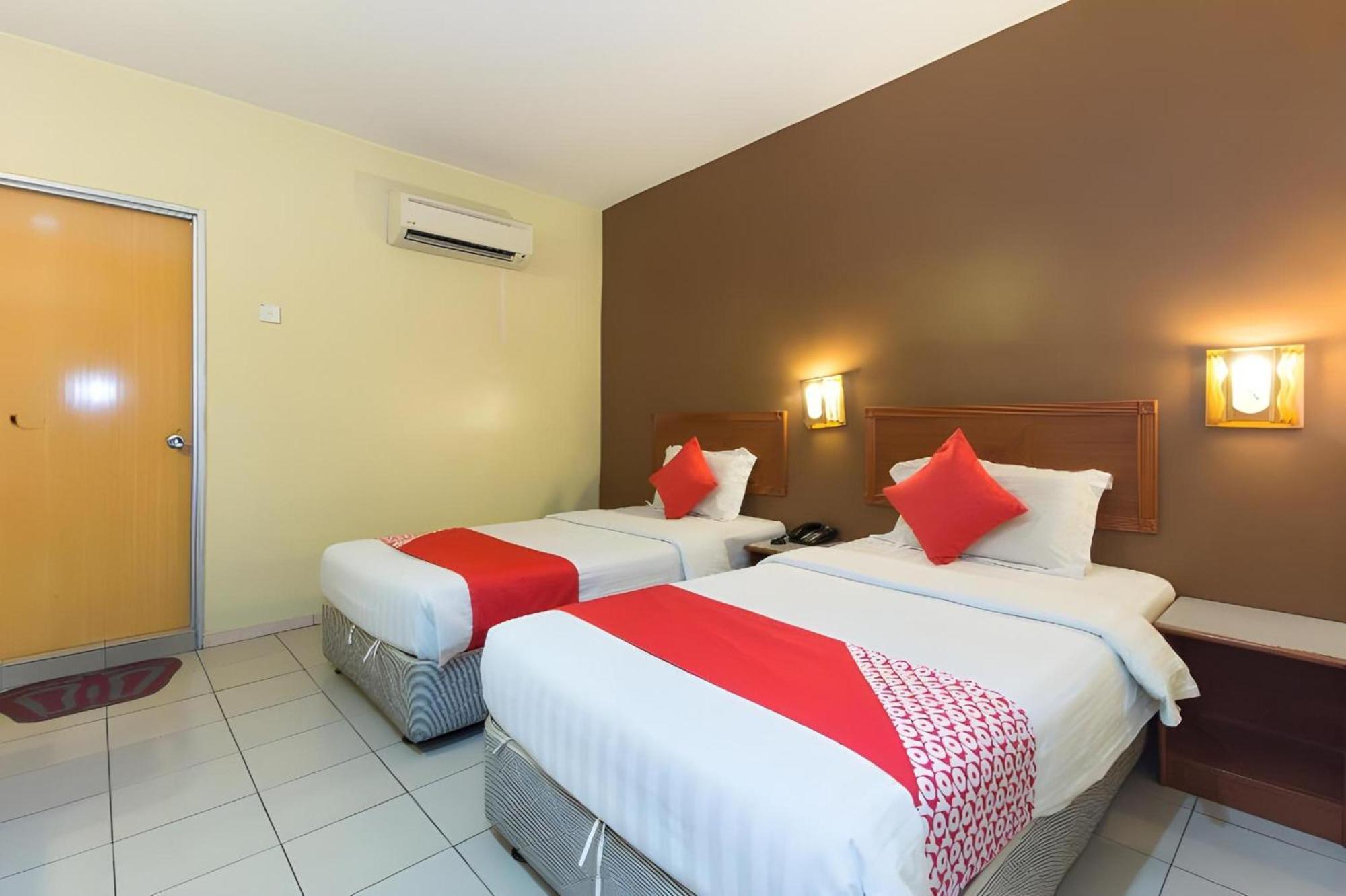 OYO 447 Comfort Hotel Meru Klang Eksteriør bilde